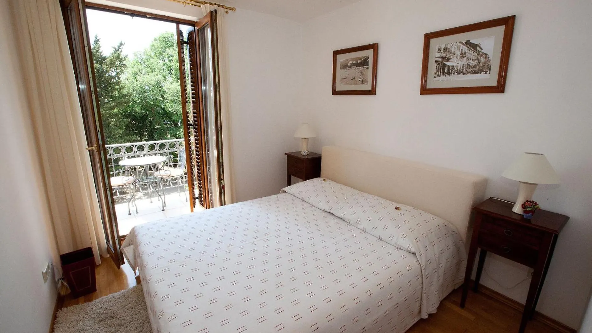 Apartments Villa Castello Crikvenica 0*,  Kroatien