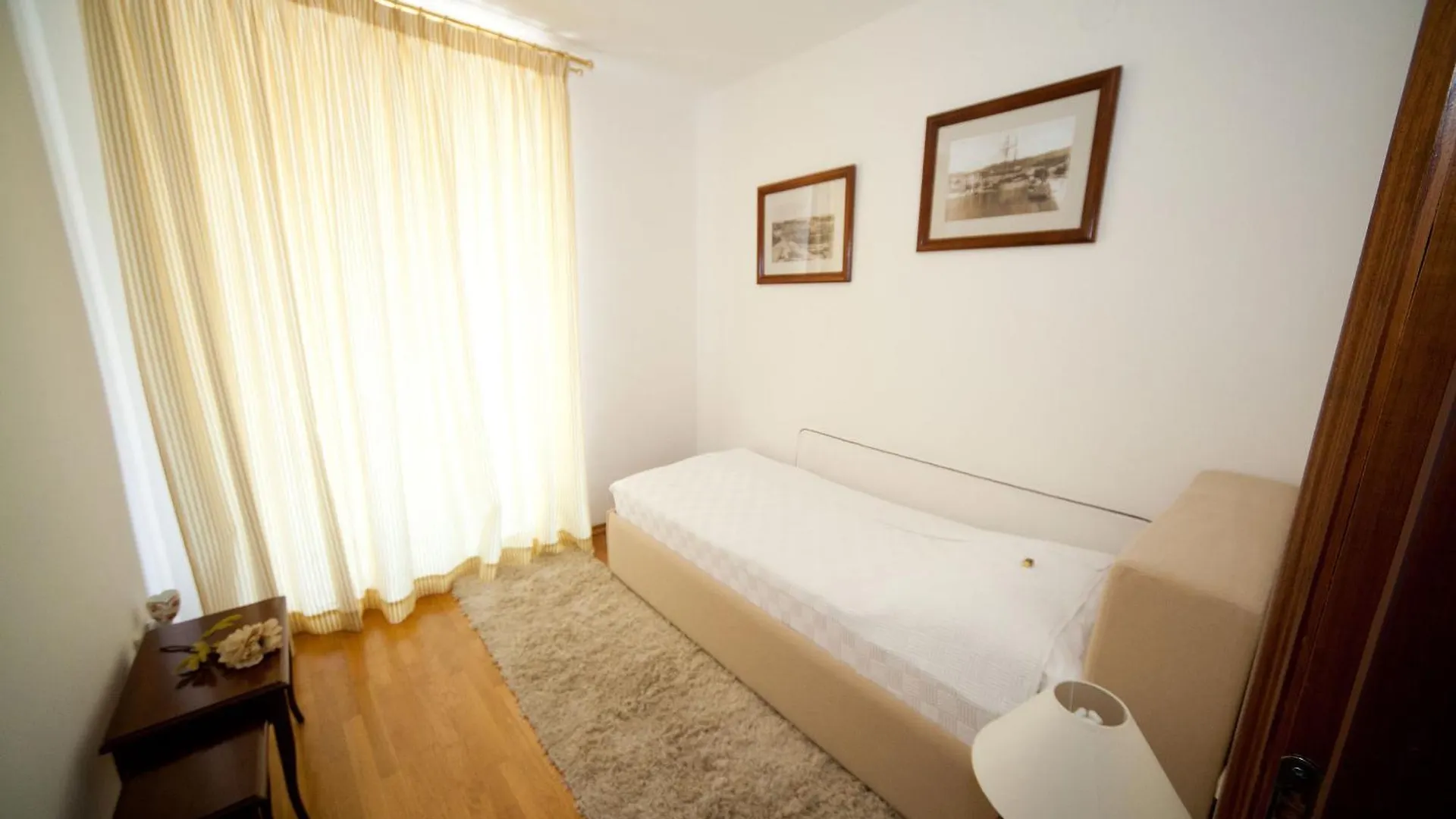 Apartments Villa Castello Crikvenica 0*,
